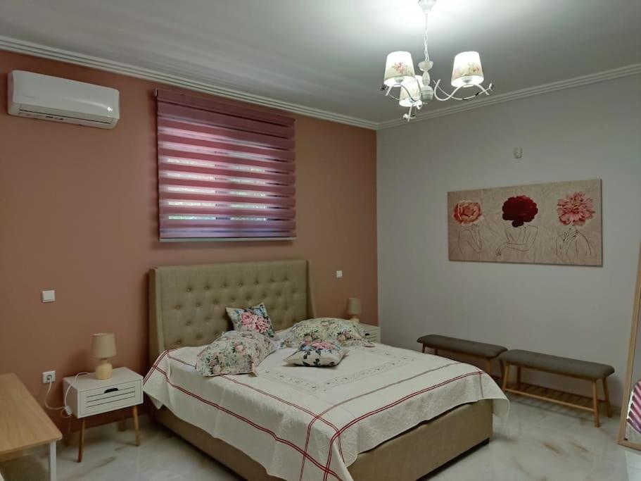 Ebony And Ivory Suites Дросія Екстер'єр фото