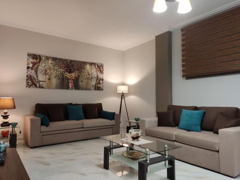 Ebony And Ivory Suites Дросія Екстер'єр фото