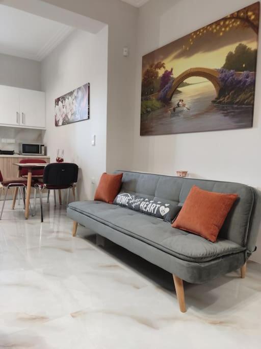 Ebony And Ivory Suites Дросія Екстер'єр фото