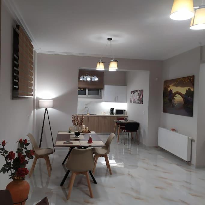Ebony And Ivory Suites Дросія Екстер'єр фото