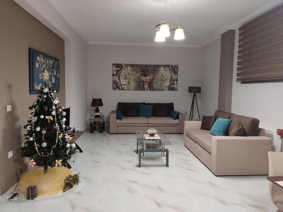 Ebony And Ivory Suites Дросія Екстер'єр фото