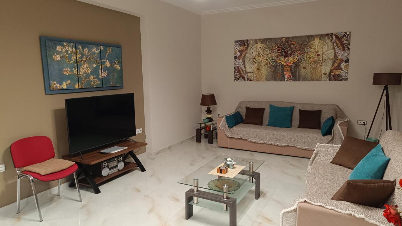 Ebony And Ivory Suites Дросія Екстер'єр фото