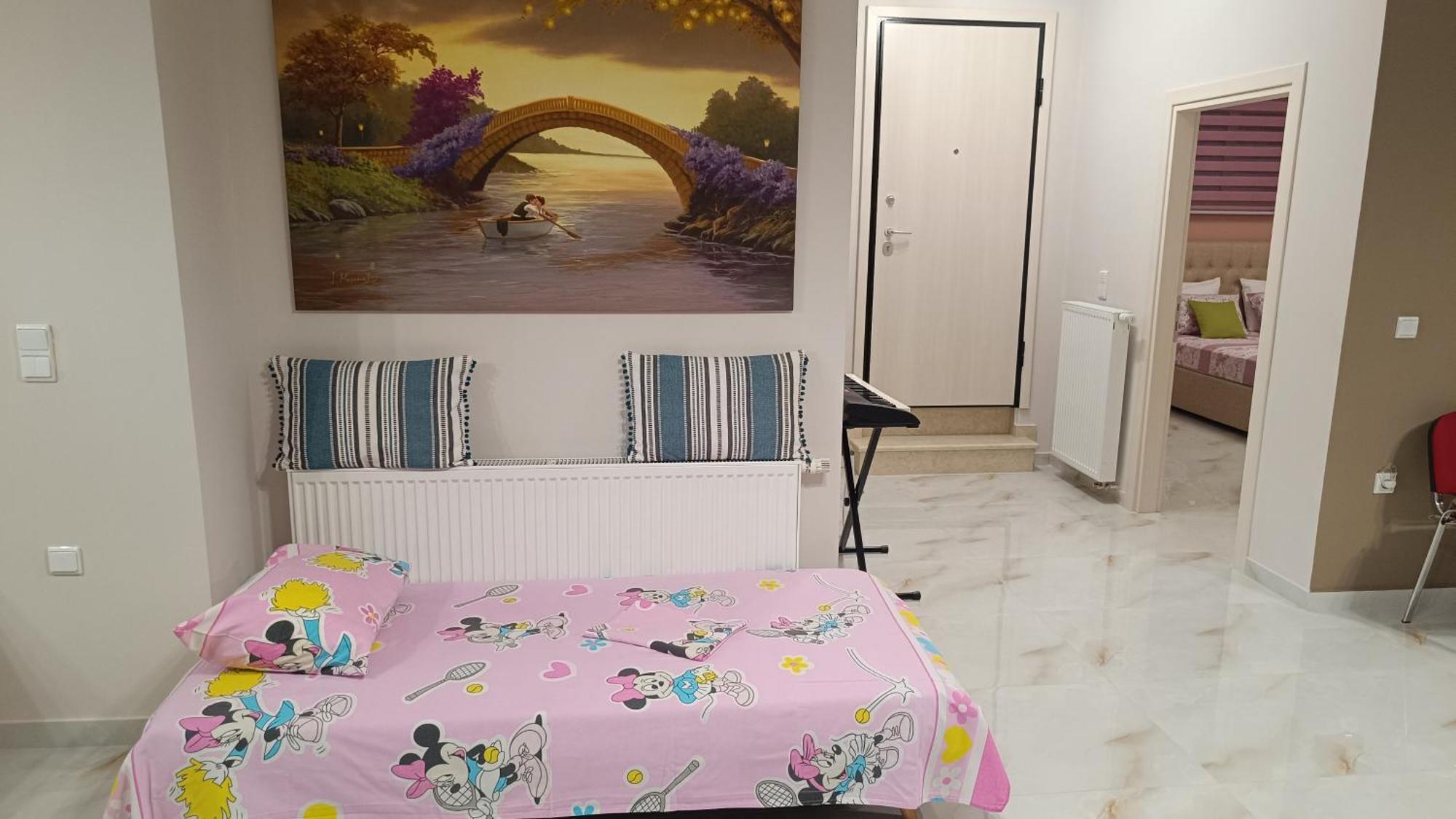 Ebony And Ivory Suites Дросія Екстер'єр фото